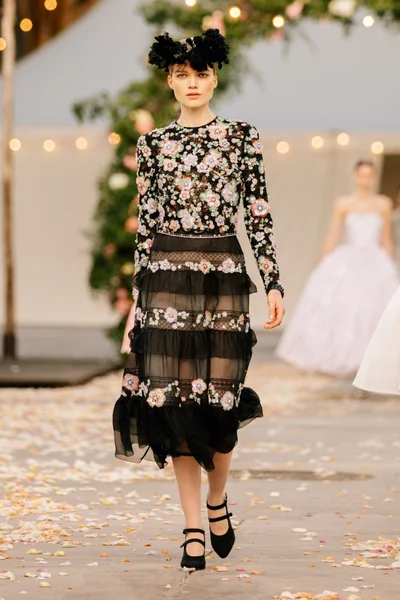 Look 24